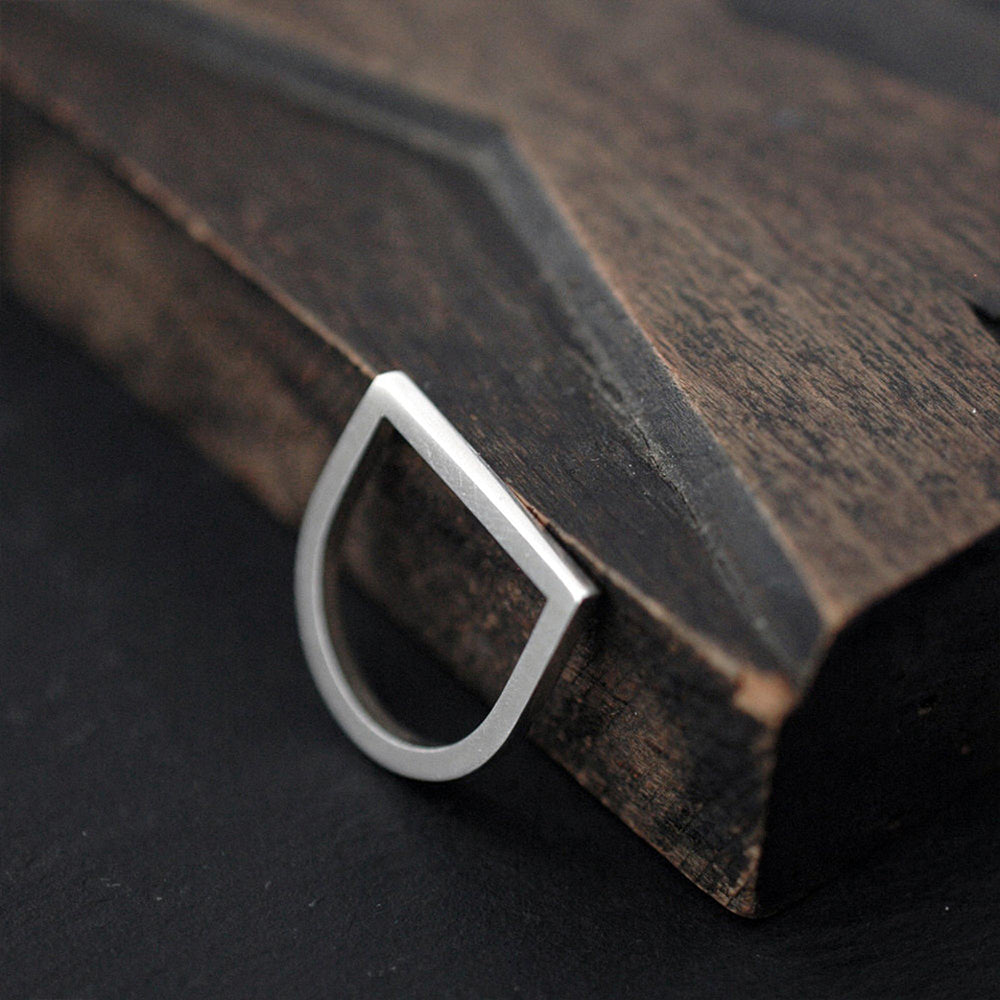 Δαχτυλίδι σε Σχήμα D / D Shaped Ring